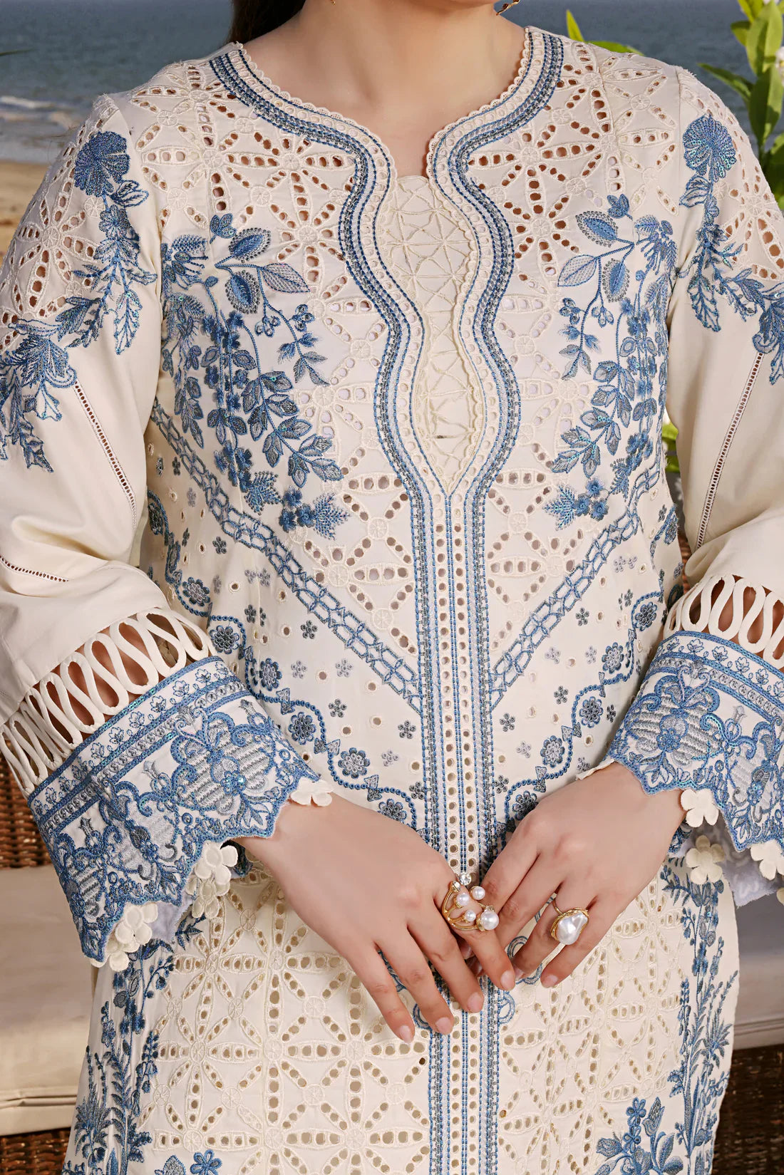 3PC EMBROIDERED LAWN - BG884