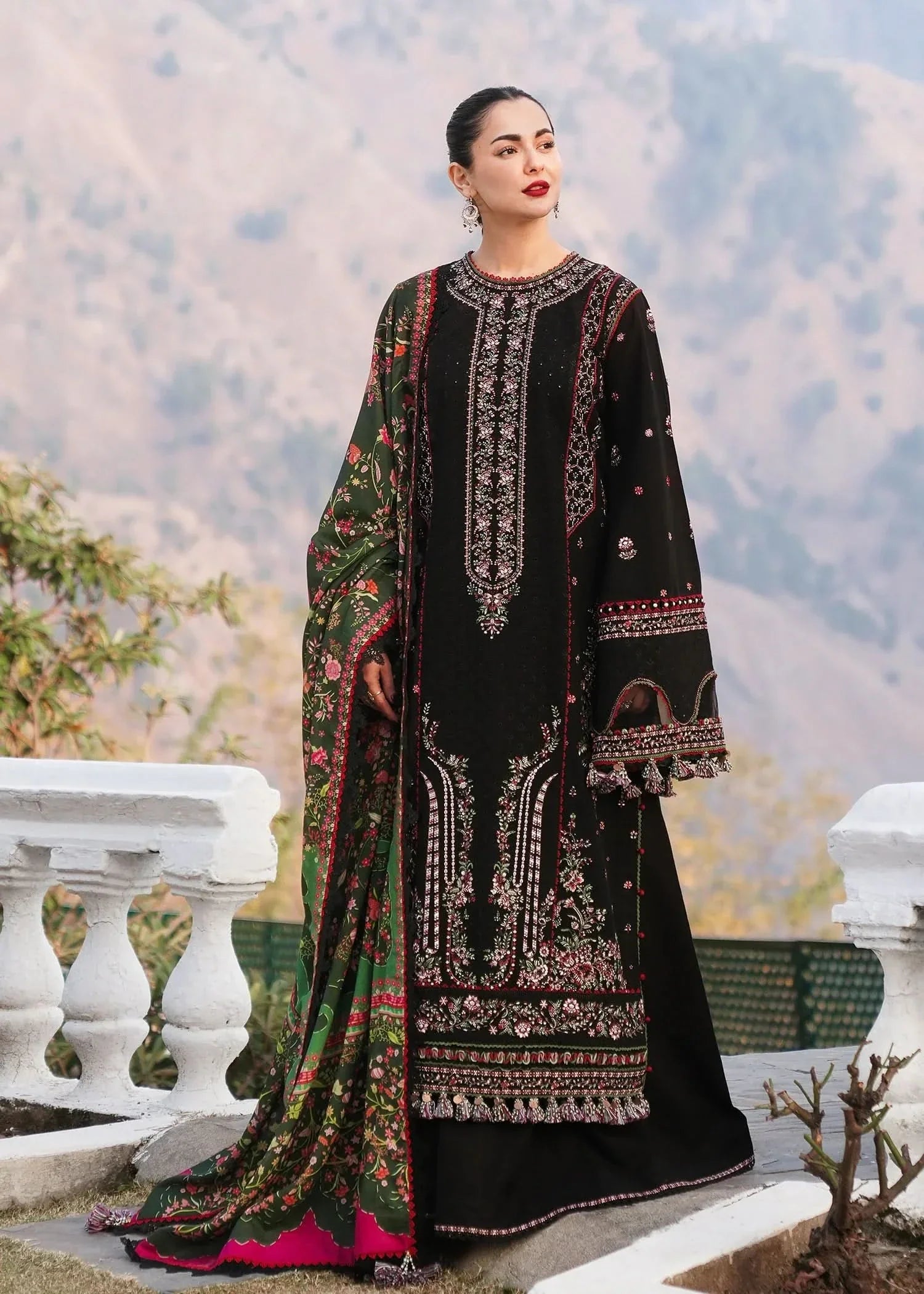 3 PC EMBROIDERED DHANAK SUIT - BG823