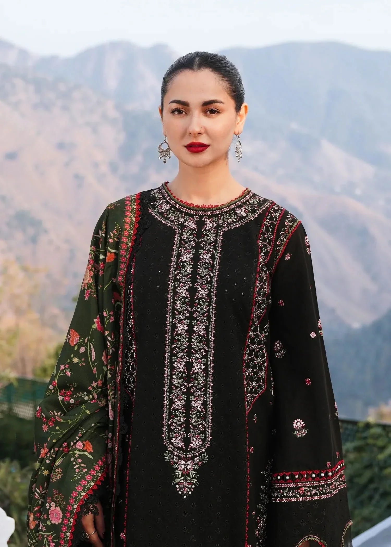 3 PC EMBROIDERED DHANAK SUIT - BG823