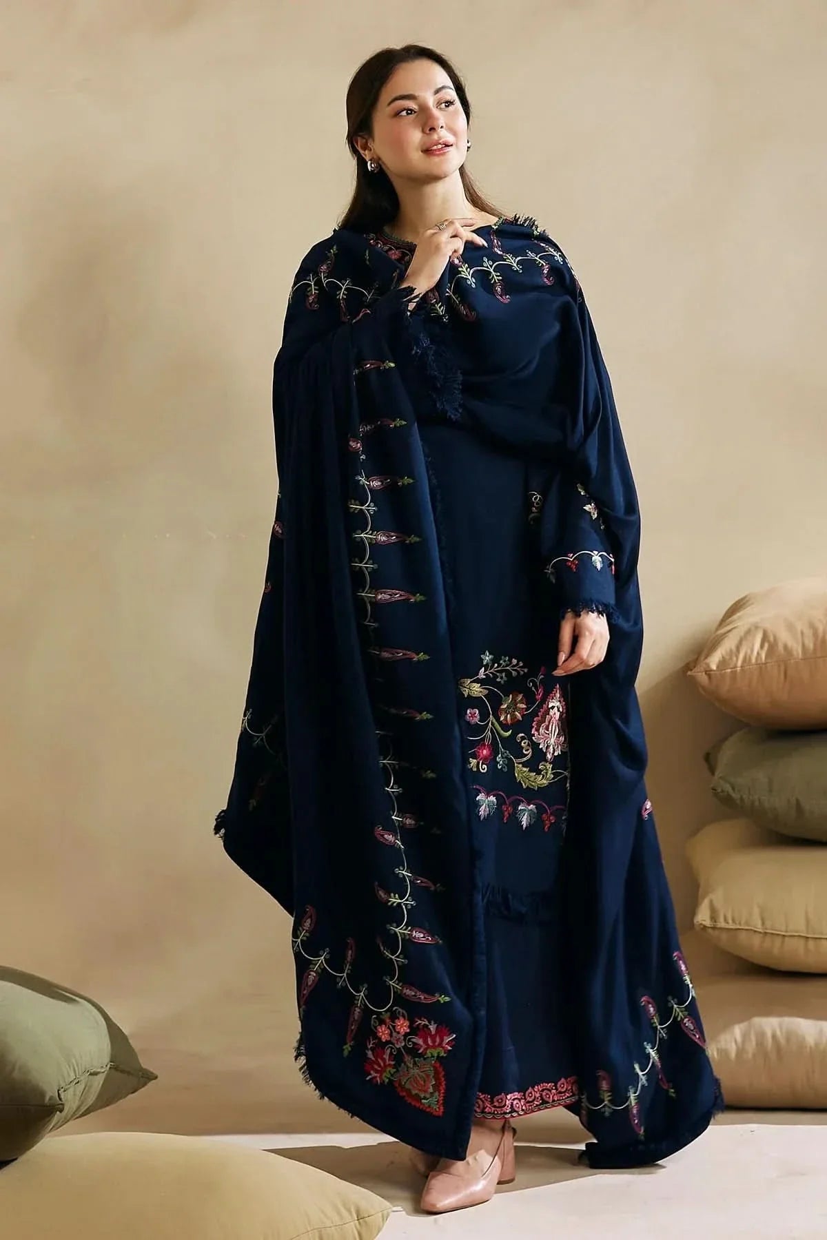 3 PC EMBROIDERED DHANAK SUIT - BG824