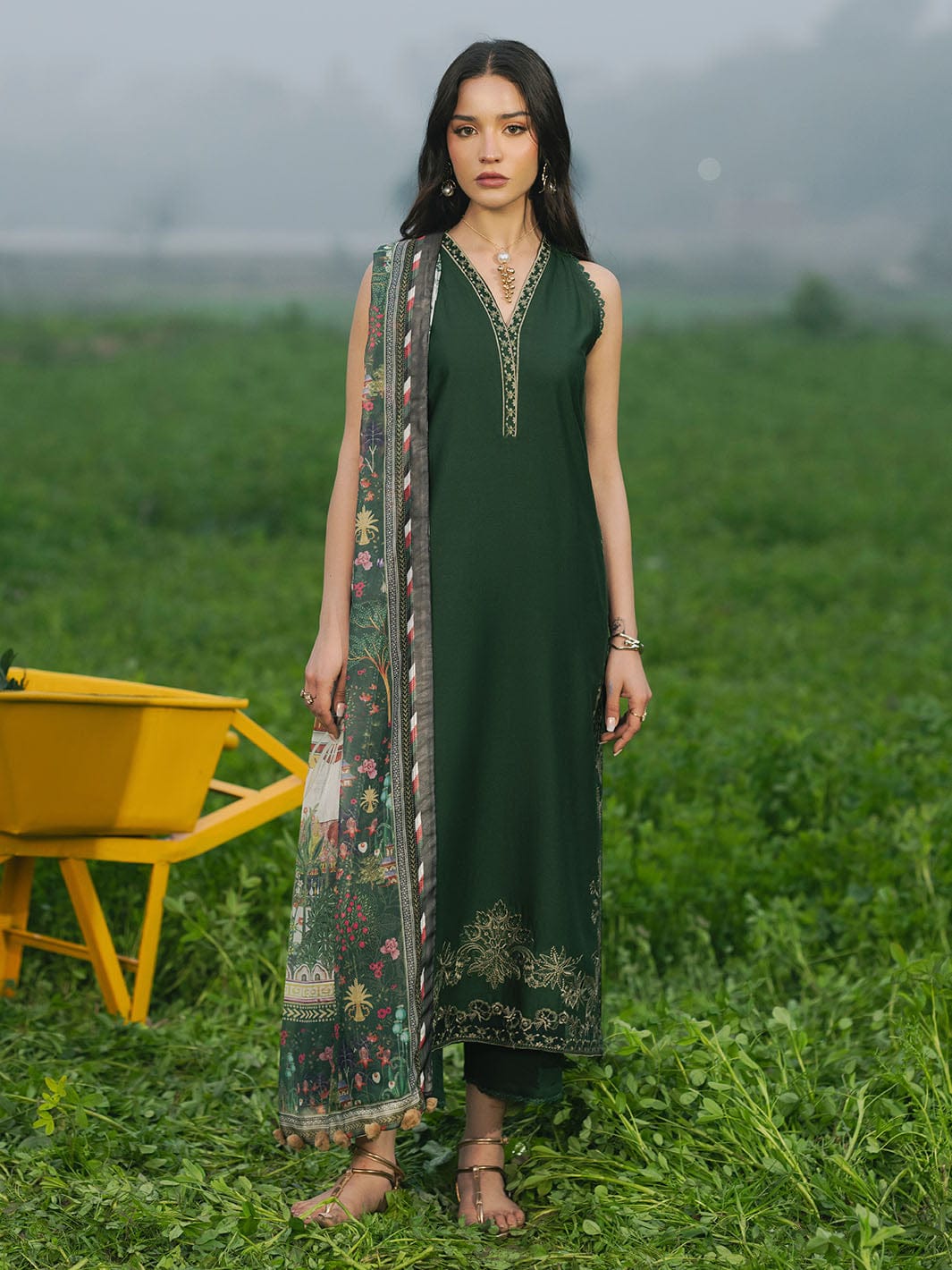 IZEL Premium Lawn Unstitched 3Pc Suit - RR3045