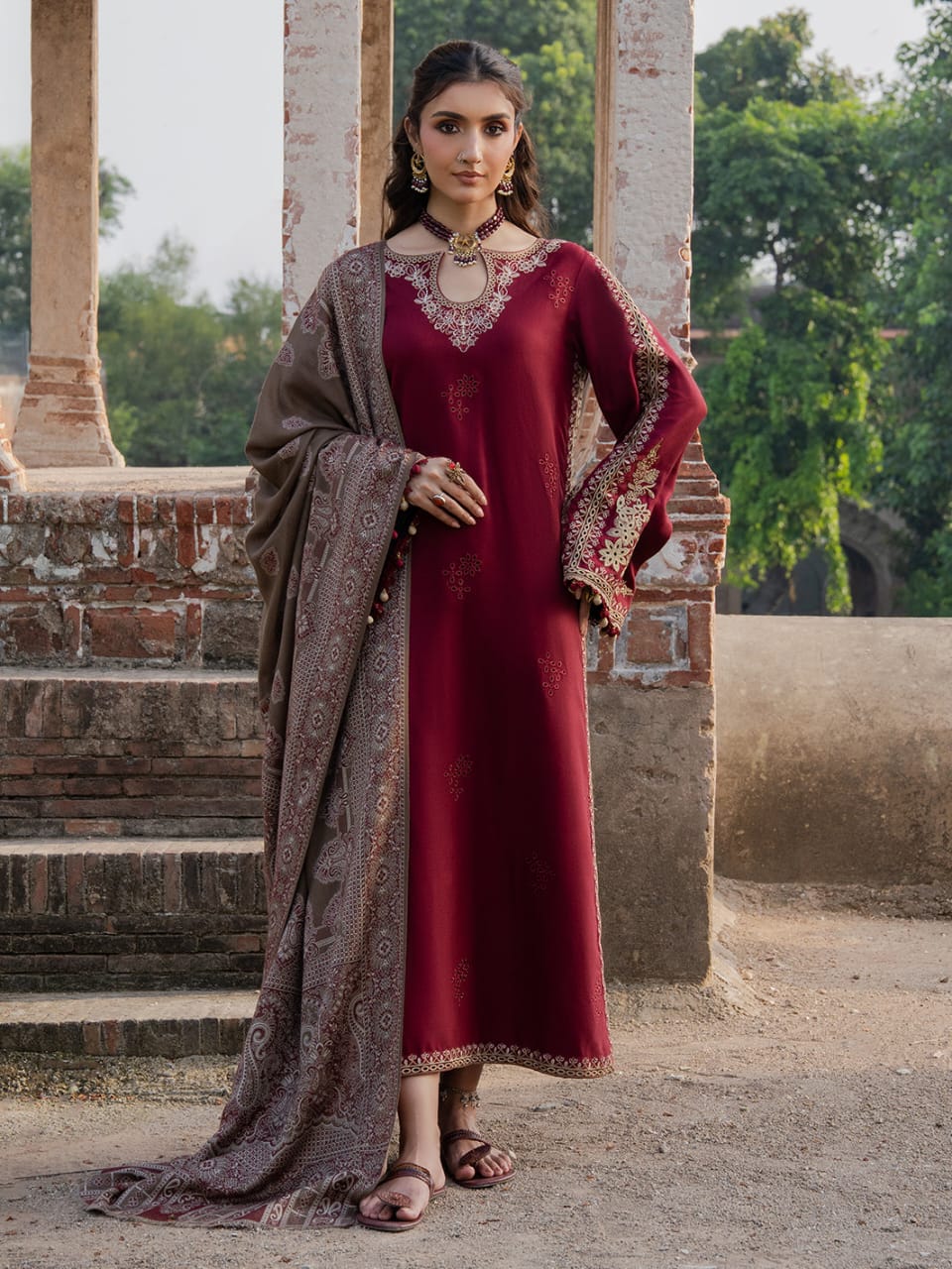 IZEL Premium Lawn Unstitched 3Pc Suit - RR3047