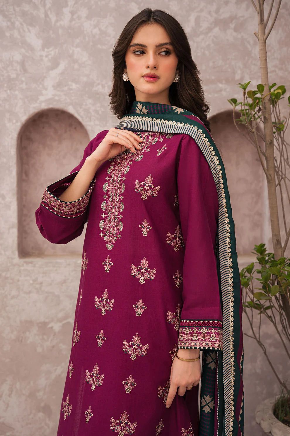 Urge 3PC lawn with Digital print Dupata N044