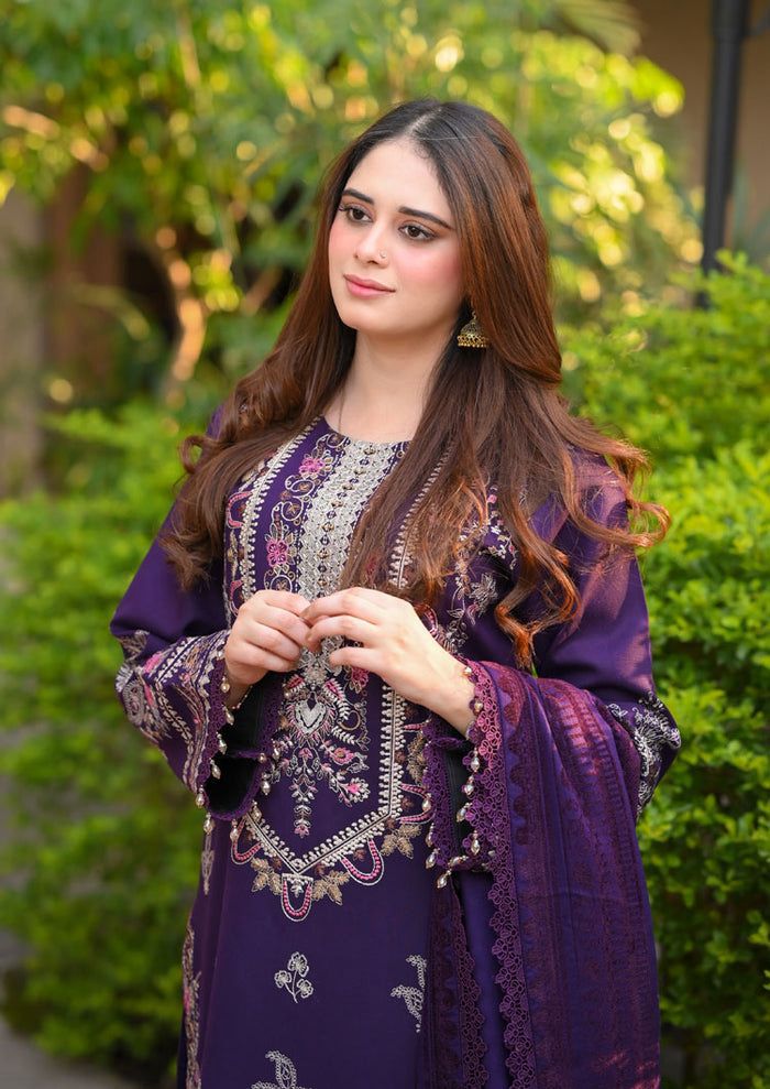 Izel 3pc lawn  Voill Dupata N029