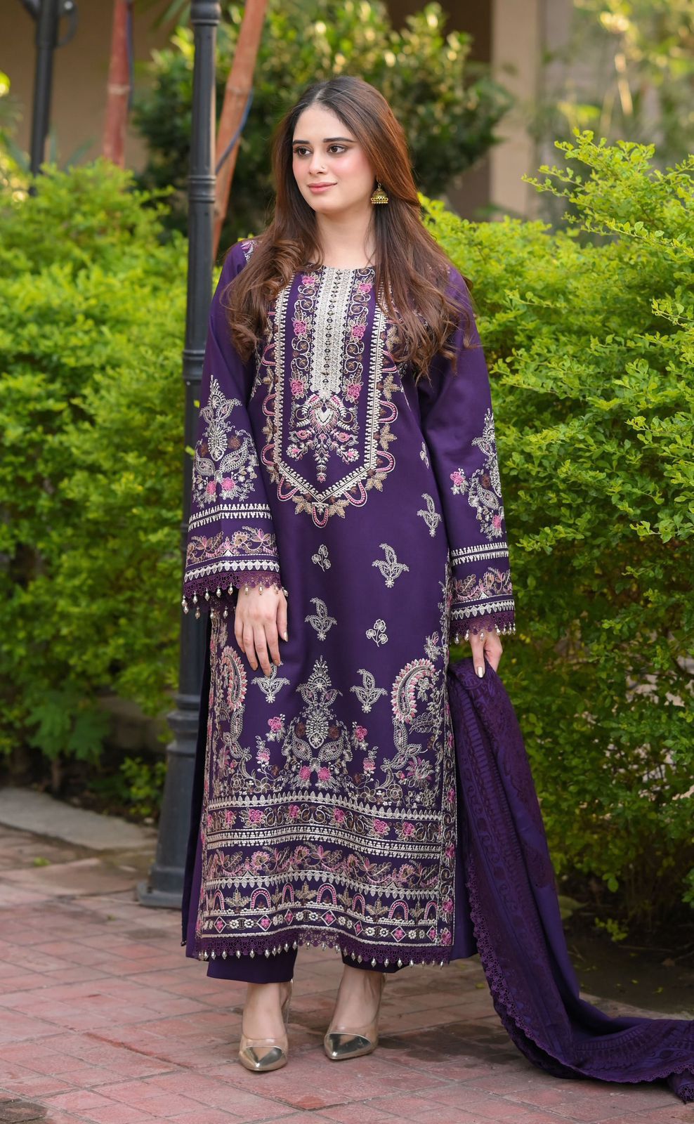 Izel 3pc lawn  Voill Dupata N029