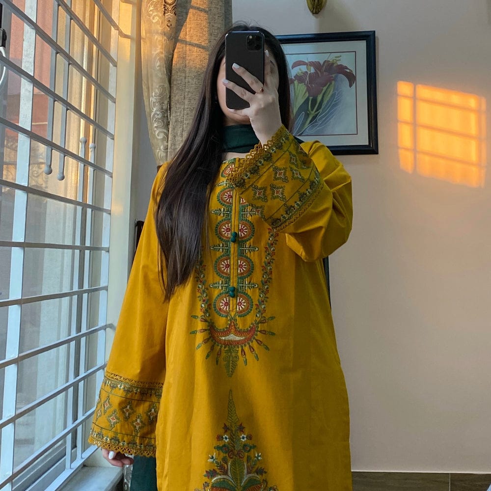 Zim lawn 3pc Embriodery Unstiched chefoon Dupata