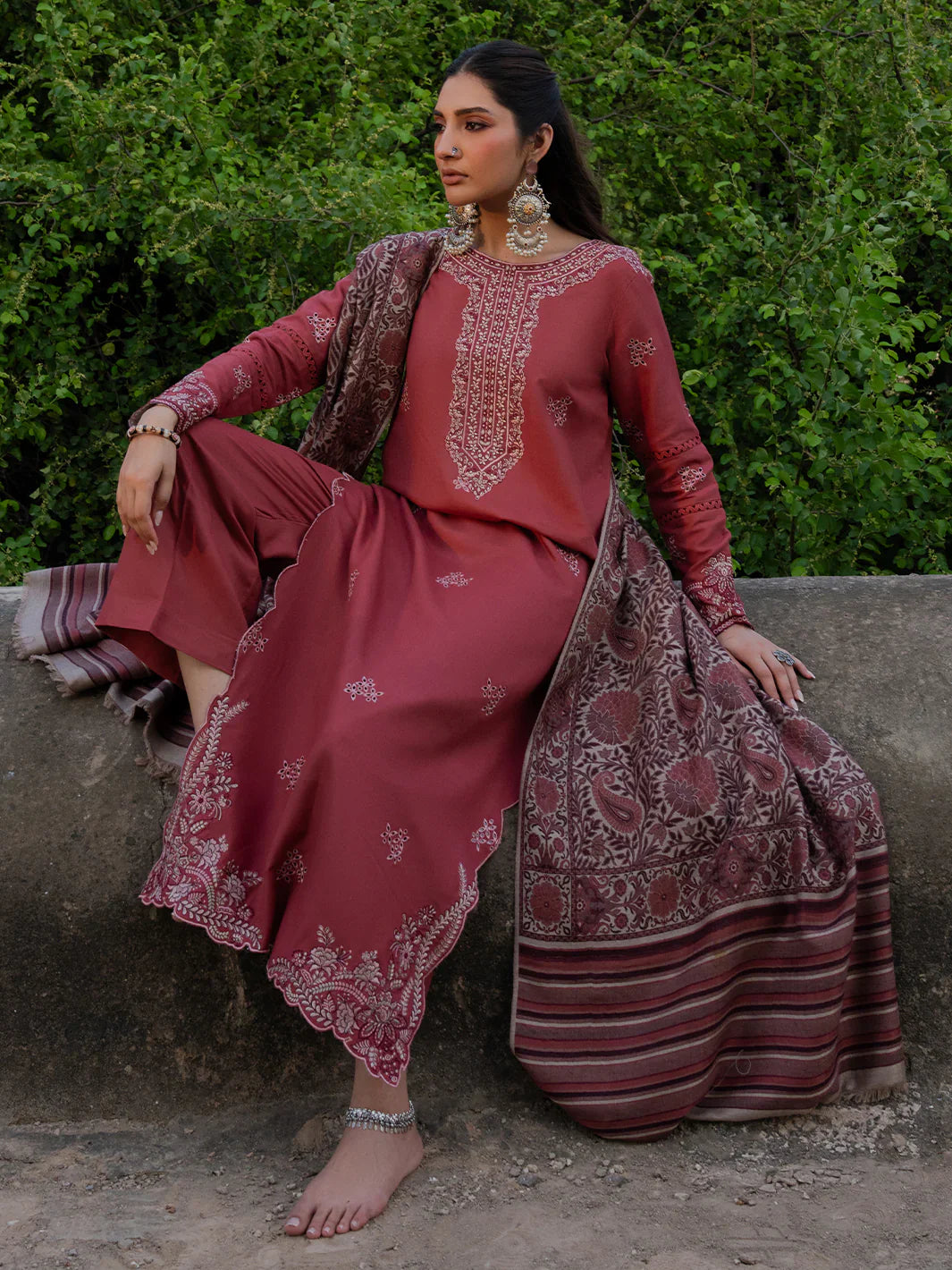 3 PC EMBROIDERED DHANAK SUIT - BG820